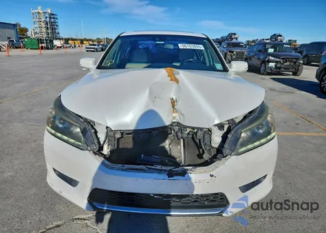 2015 Honda Accord Hybrid Exl z USA, uszkodzony, nr VIN 1HGCR6F50FA011707